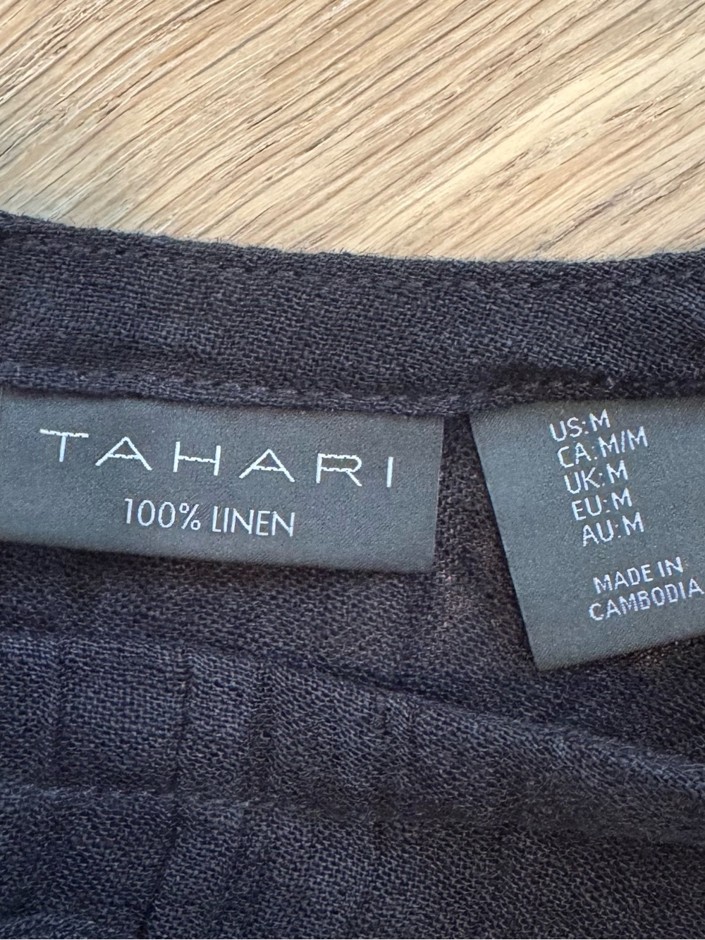 Tahari linen Black Button-Back Short Sleeve Top women’s M - Picture 3 of 4